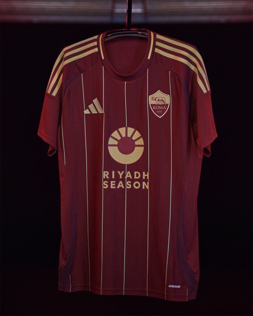 Het thuisshirt van AS Roma voor het seizoen 2024-25.