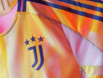 Juventus FC uitshirt 2024-25 hoofdfoto