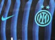 Mogelijk Inter thuisshirt 2025/2026 met golvende zwart-blauwe strepen en turquoise accenten
