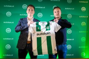 Nieuwe hoofdsponsor laat groene strepen op shirt FC Groningen beter tot zijn recht komen