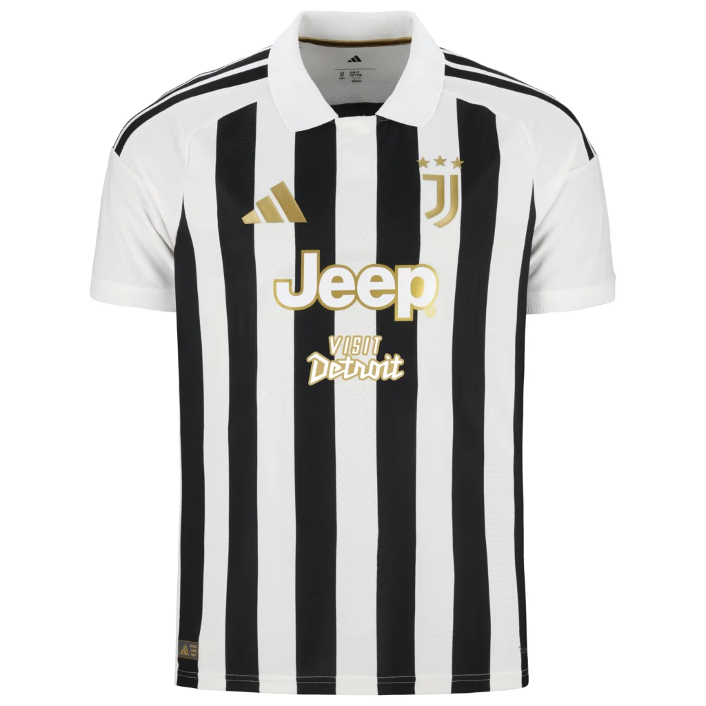 Kenan Yildiz in Juventus thuisshirt 2026/27