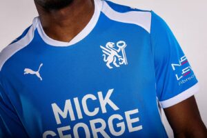 Peterborough United Thuisshirt 2026/27: The New Era met Gloednieuw Clubembleem