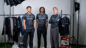 Norwich City uitshirt 2026-2027 in strak zwart