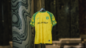 Norwich City thuisshirt 2026-2027 met marmerlook