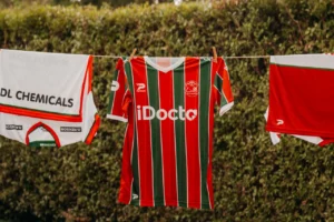 Zulte Waregem thuisshirt 2026-2027 viert 25 jaar Essevee