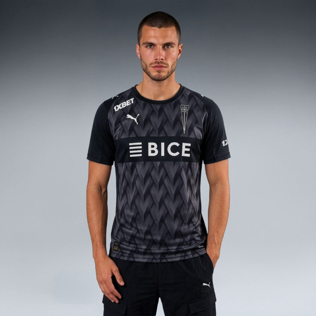 Universidad Católica special shirt 2026