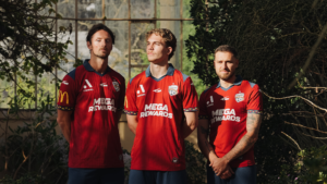 Glas uit 1875 op Adelaide United thuisshirt 2026-2027