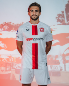 Diekman-licht op FC Twente derde shirt 2026-2027