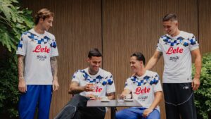 Jaren '90 Keren Terug in Atalanta Uitshirt 2026-2027