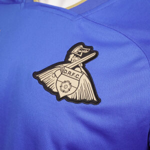 Mallard-blauw in Doncaster Rovers uitshirt 2026-2027