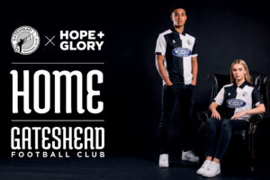 1993 leeft door in Gateshead FC thuisshirt 2026-2027