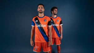 Oranje statement: Pisa uitshirt 2026-2027
