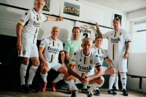 Machlas en Westerveld op Vitesse uitshirt 2026-2027