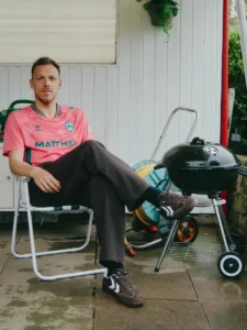 Koraalrood en petrol: Werder Bremen derdeshirt 2026-2027