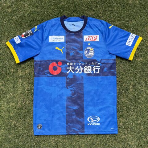 Oita Trinita thuisshirt 2026-2027