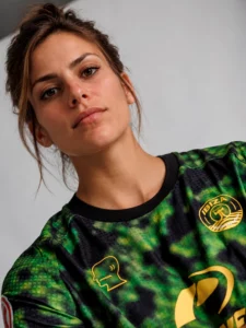 Hagedis kruipt in het UD Ibiza uitshirt 2026-2027