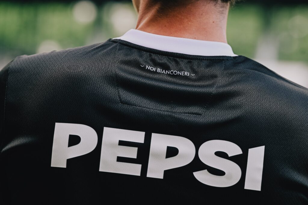 FC Lugano thuisshirt 2026-2027