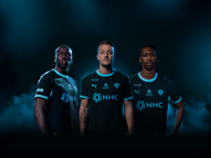 Al-Hilal derde shirt 2026-2027 licht op onder UV