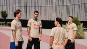 Zonnewijzer van Bergamo op Atalanta derde shirt 2026-2027