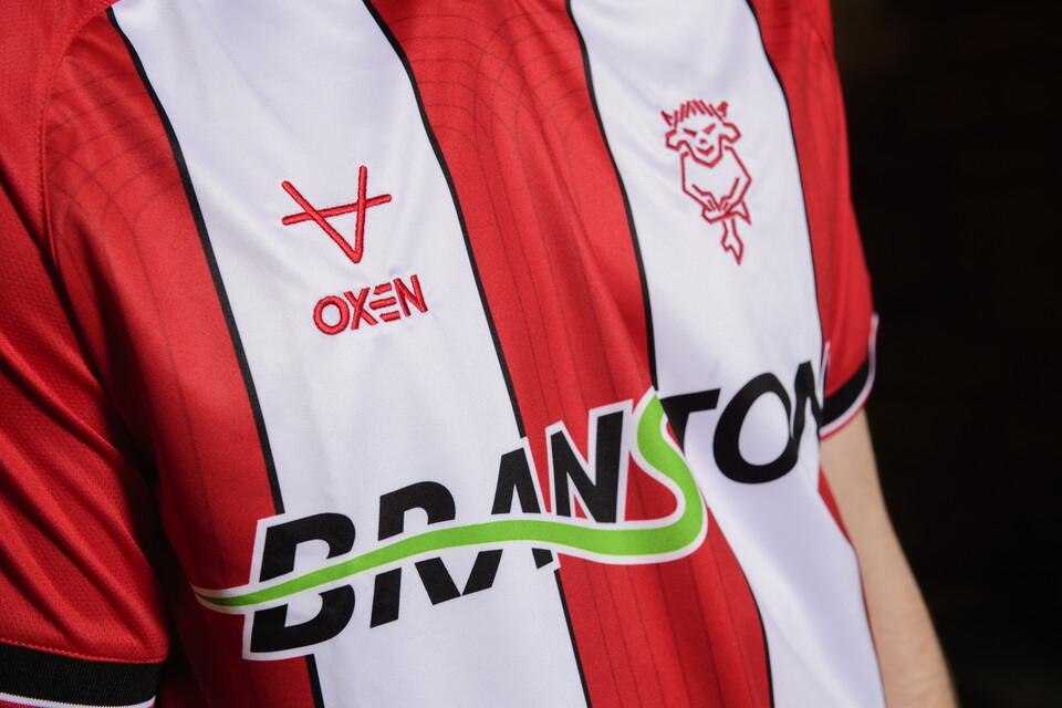 Lincoln City thuisshirt 2026-2027
