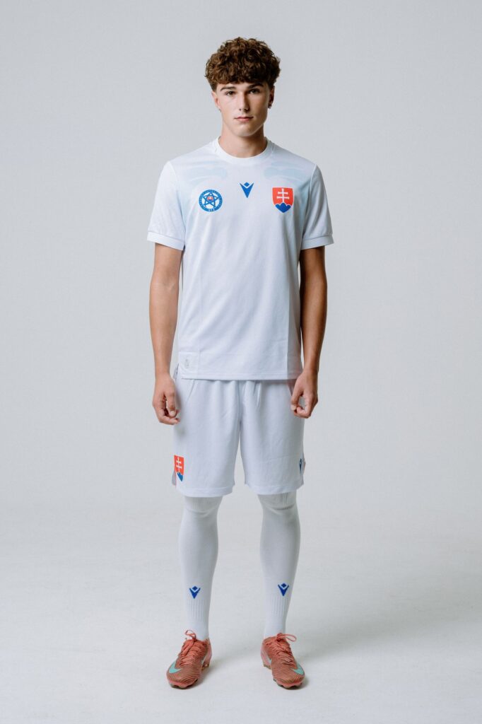 Slowakije uitshirt 2026-2027