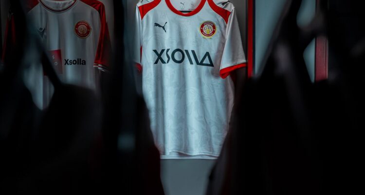 Stevenage thuisshirt 2026-2027