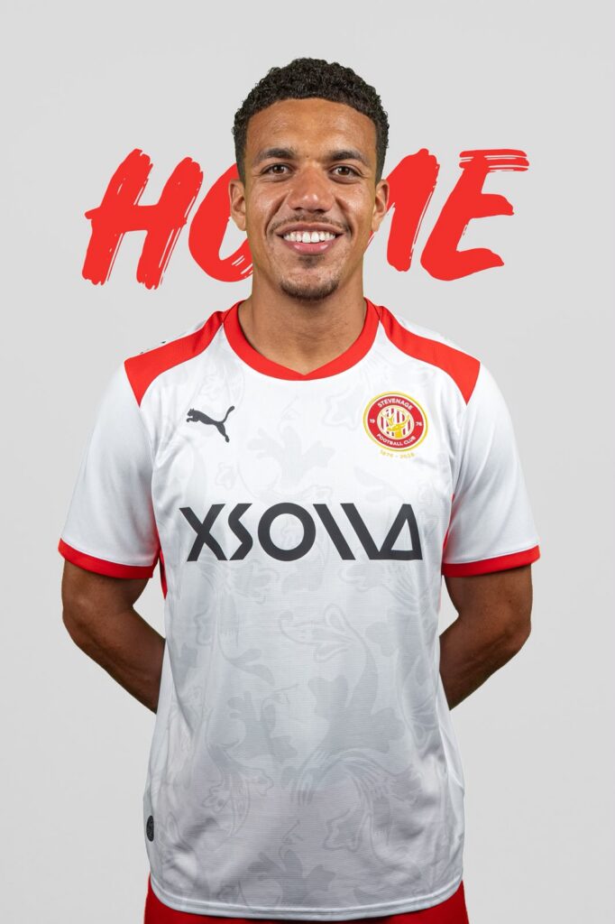Stevenage thuisshirt 2026-2027