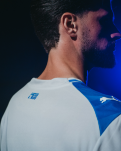 Krijtstreep op Universitatea Craiova thuisshirt 2026-2027